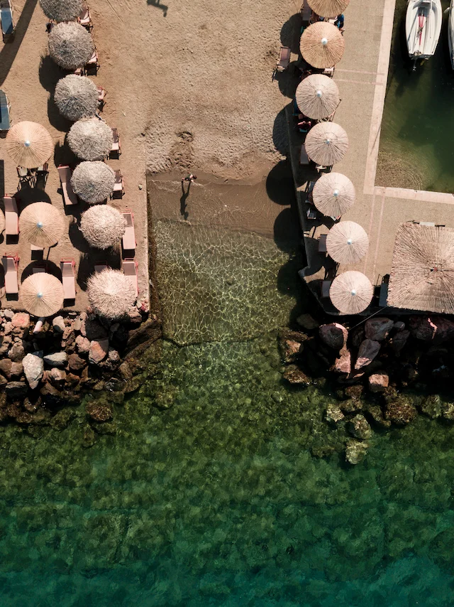 Κοκτέιλ δίπλα στην πισίνα Πόρτο Ράφτη - Porto Faros 3